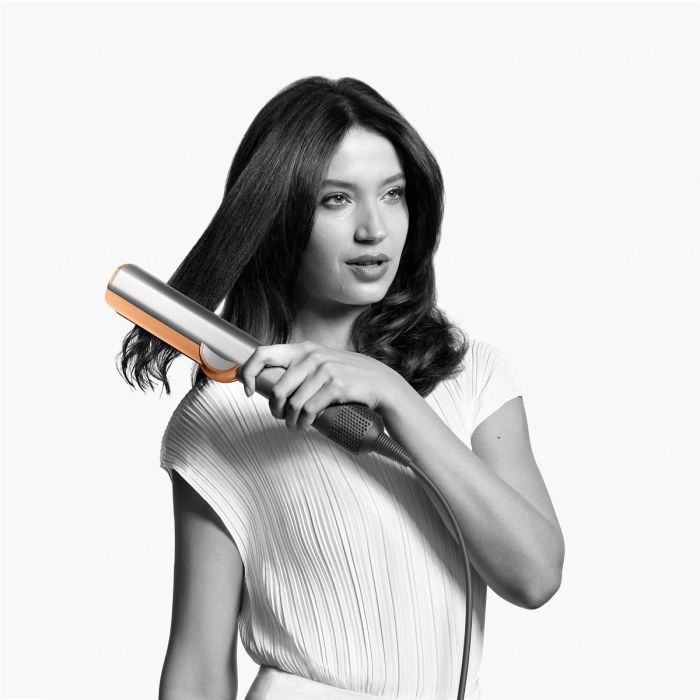 Dyson Airstrait Hair Straightener Bright Nickel/Bright Copper Using