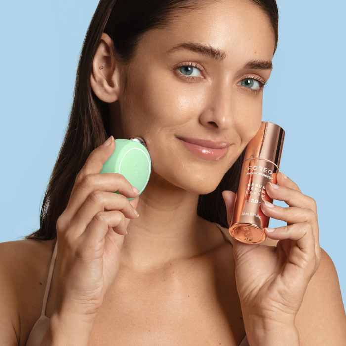 FOREO BEAR 2 Go Pistachio, microcurrent device for the cheek usage