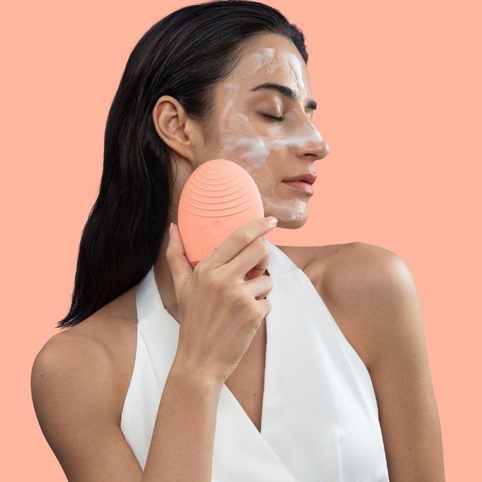 FOREO LUNA 4 for Balanced Skin - Smart Facial Cleansing Device how to use